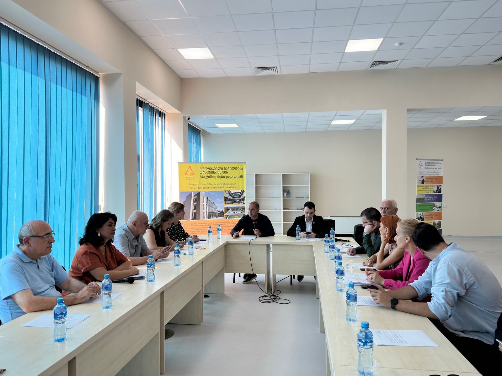 საქართველოს პარლამენტის განათლებისა და მეცნიერების კომიტეტის სხდომაზე სახელმწიფო ე ... 