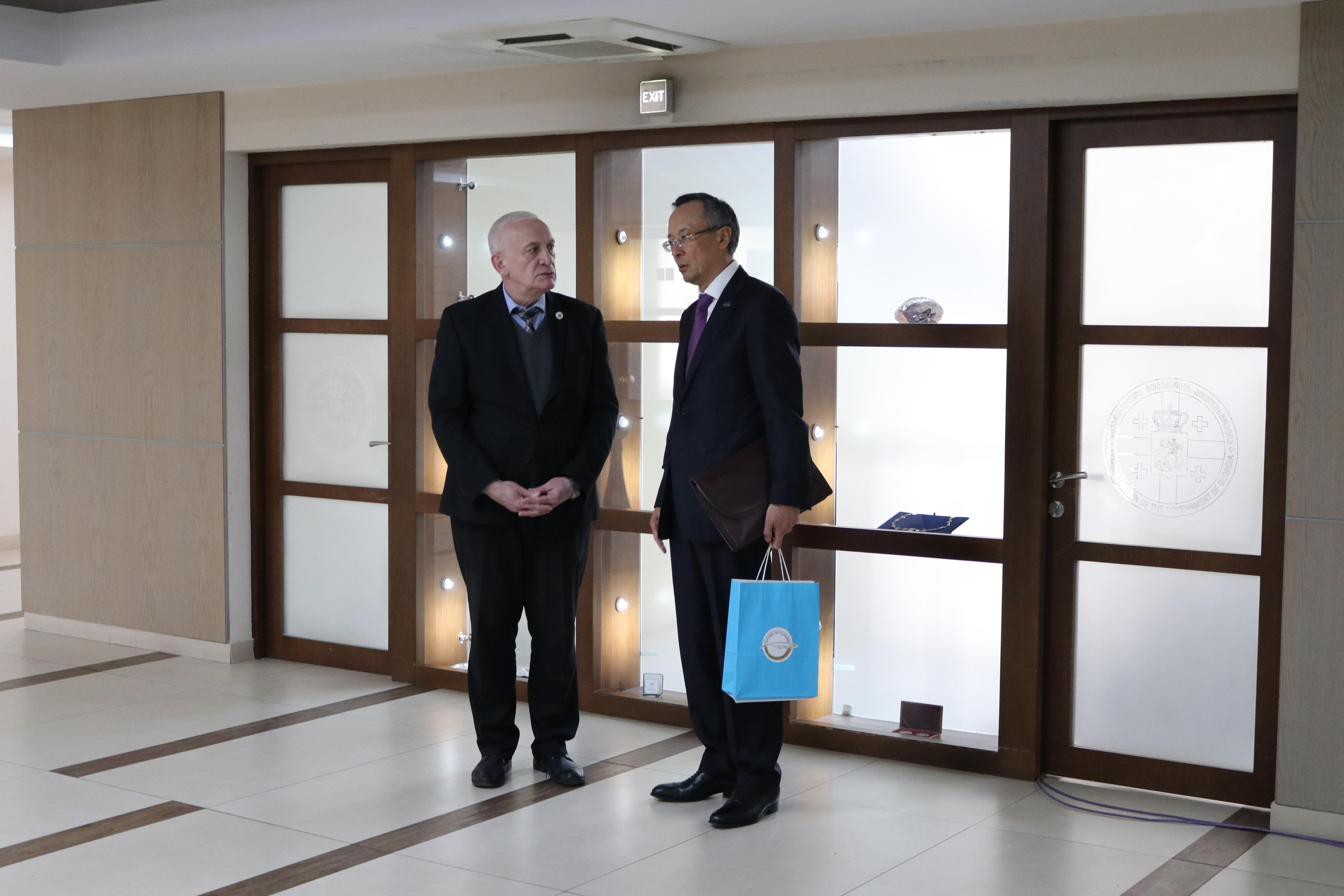 ეროვნული უმცირესობების საკითხებში ეუთო-ს უმაღლეს კომისარ კაირატ აბდრახმანოვთან შეხ ... 