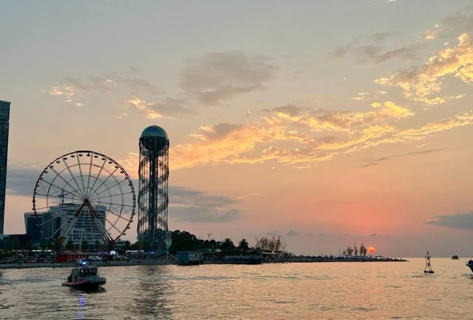 სახელმწიფო ენის დეპარტამენტის თანამშრომლები მიმდინარე წლის 14-18 ივლისს ქალაქ ბათუ ... 